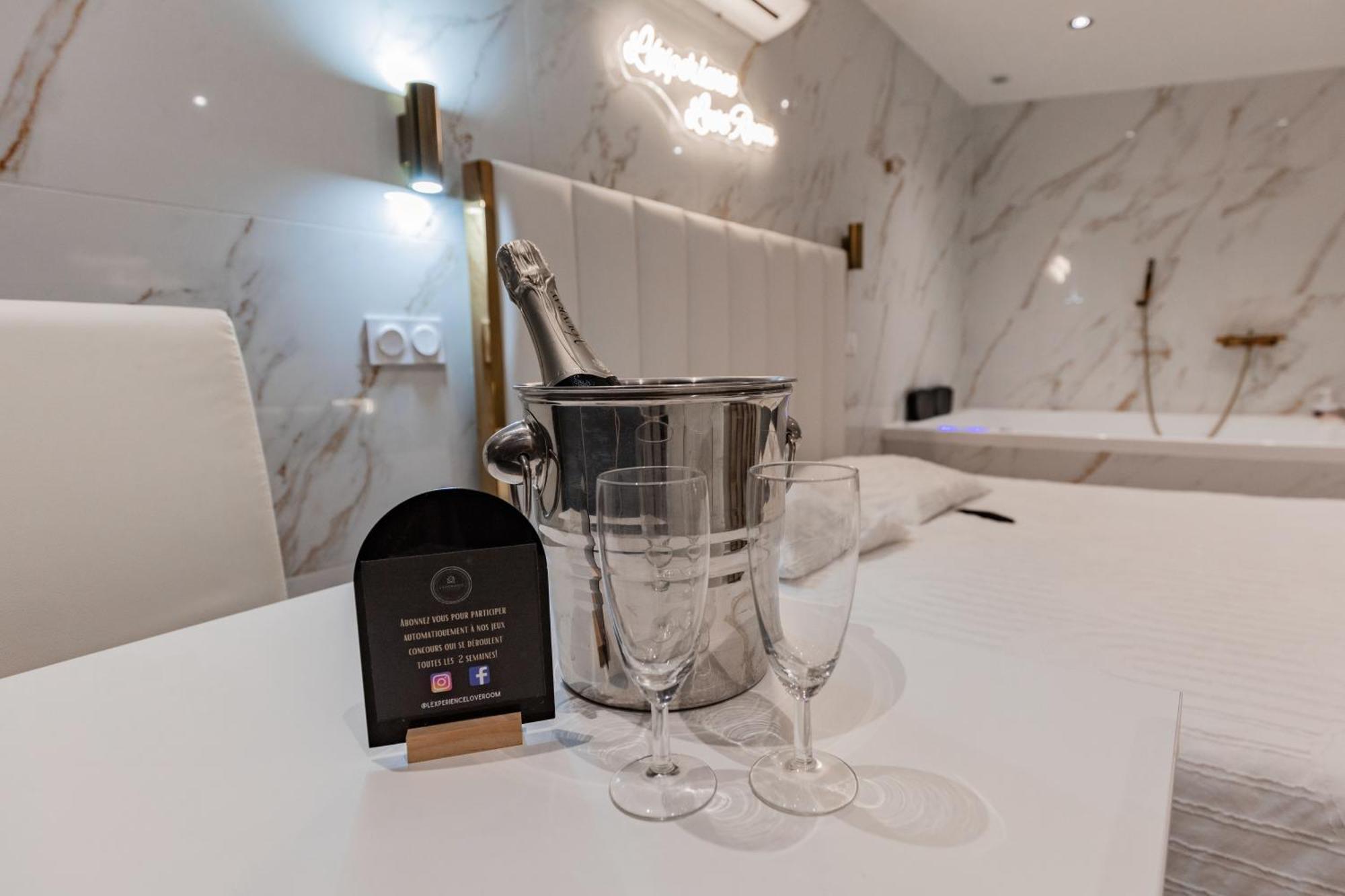 L'Experience Love Room Saint-Jean-Bonnefonds 외부 사진