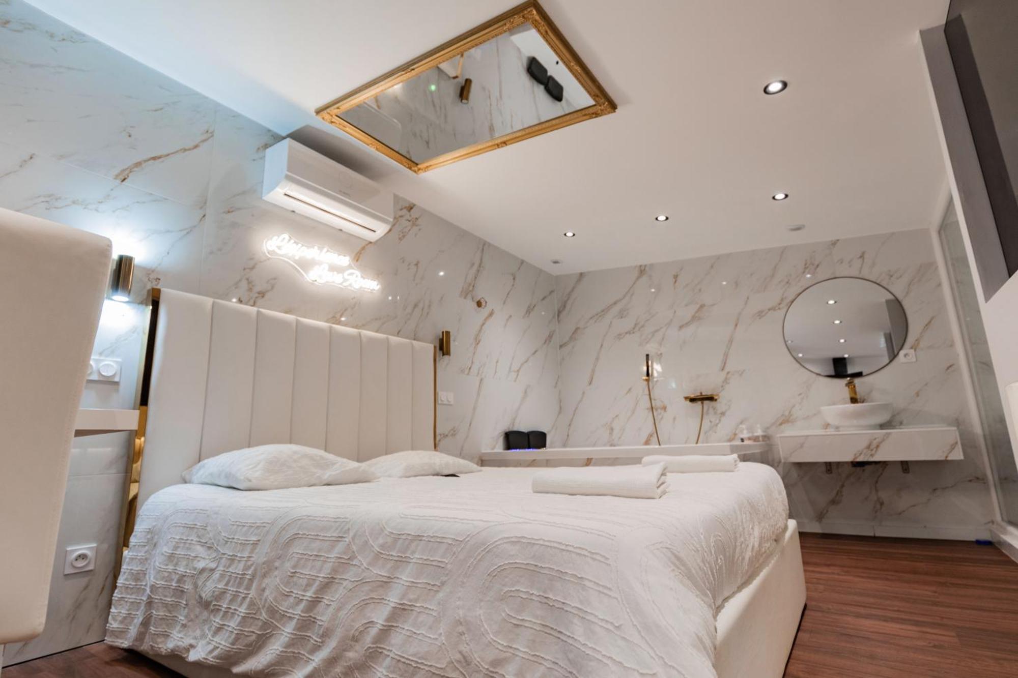L'Experience Love Room Saint-Jean-Bonnefonds 외부 사진