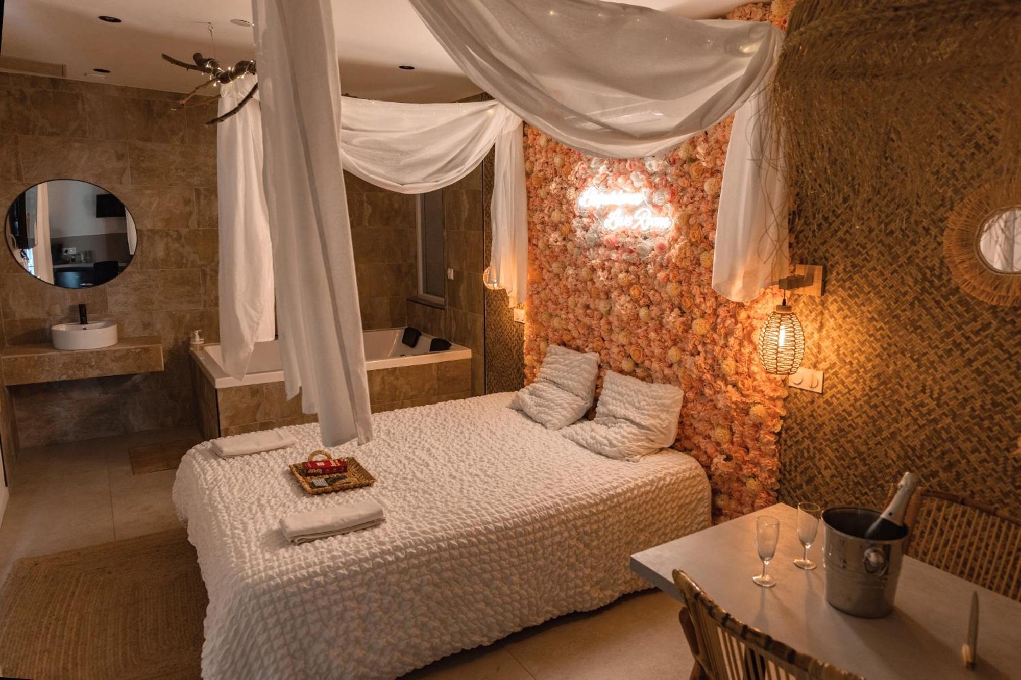 L'Experience Love Room Saint-Jean-Bonnefonds 외부 사진