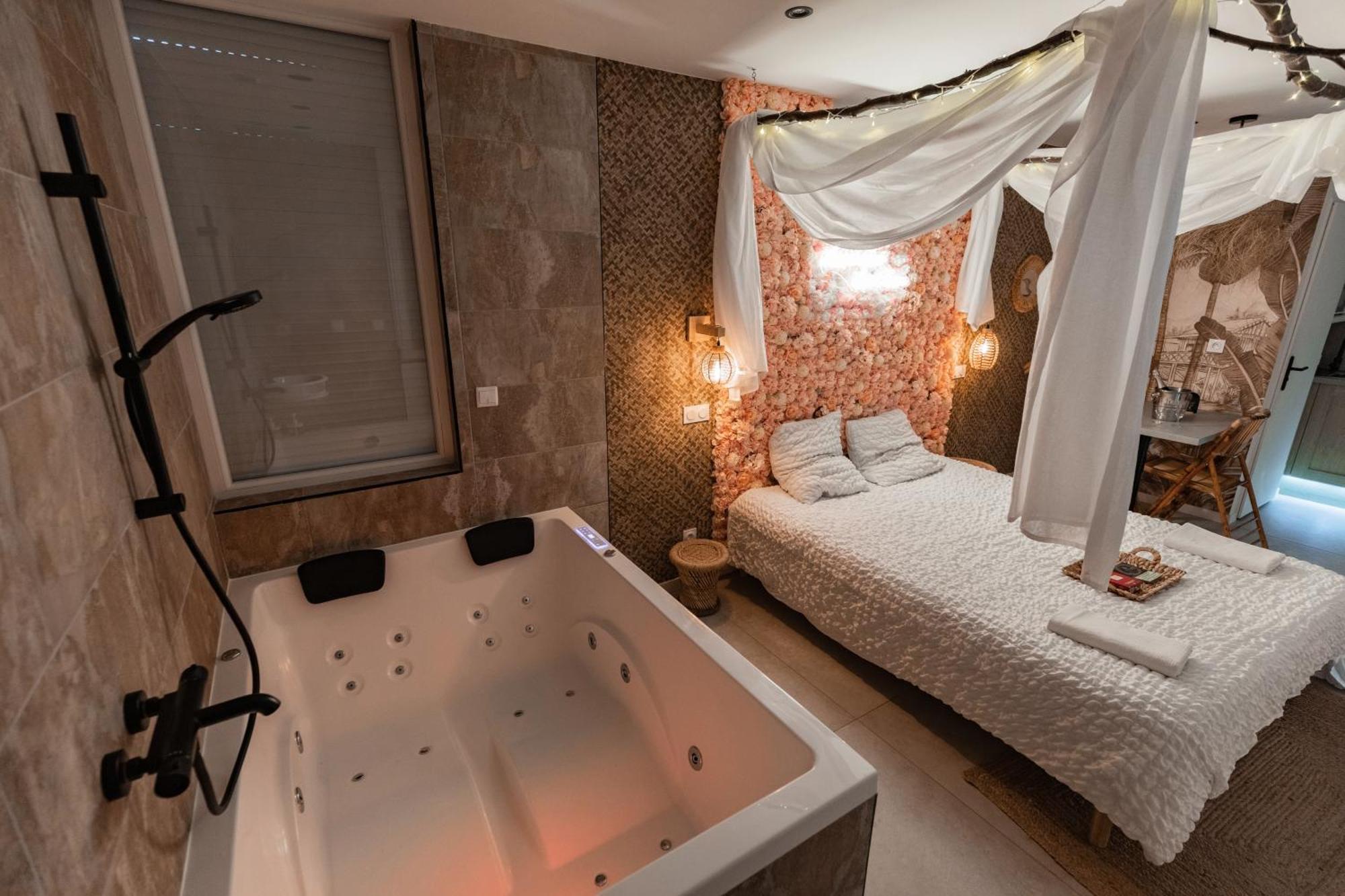L'Experience Love Room Saint-Jean-Bonnefonds 외부 사진