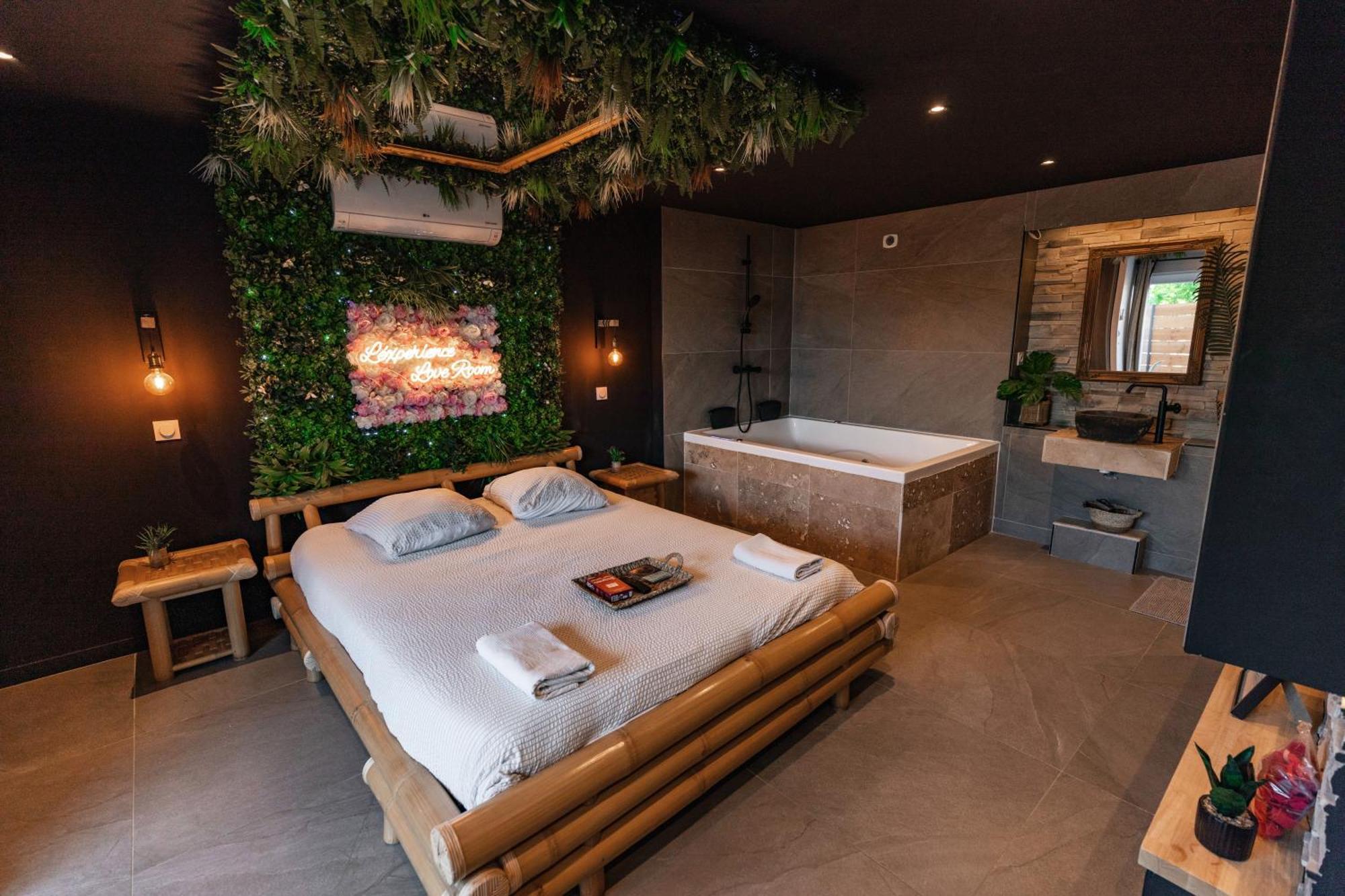 L'Experience Love Room Saint-Jean-Bonnefonds 외부 사진