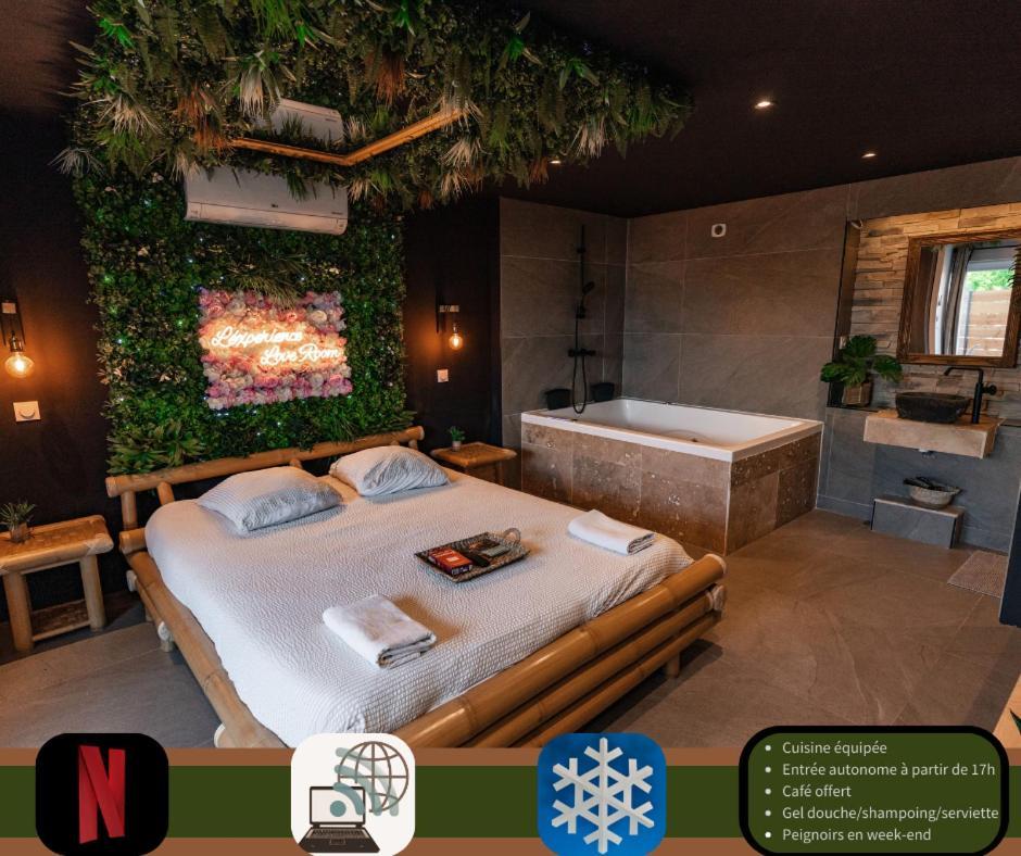 L'Experience Love Room Saint-Jean-Bonnefonds 객실 사진